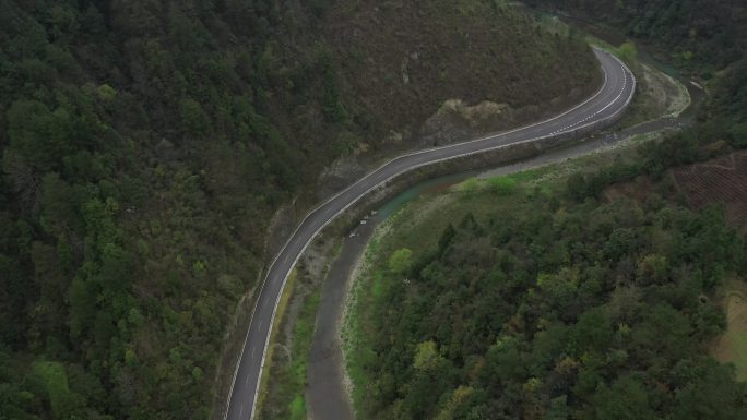 贵州大山深处道路航拍4K