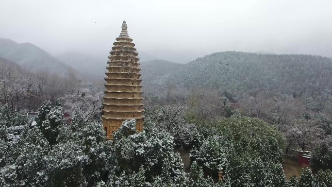 河南登封北魏嵩岳寺塔冬雪天航拍（4K)