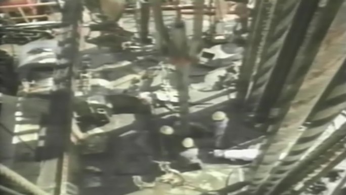 90年代石油开采石油管道