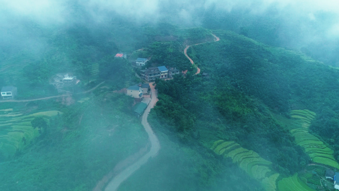 【4K视频】雨后的山村