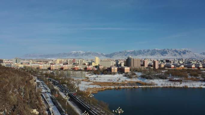 阿拉善雪景营盘山全景