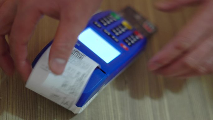 【原创】POS机刷卡消费结账付款出票实拍