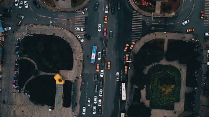 航拍城市交通延时俯视