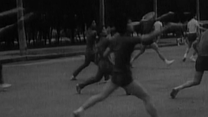 新中国50年代羽毛球训练比赛
