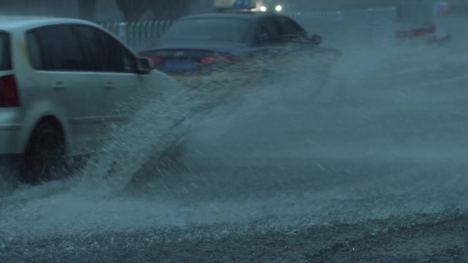 暴雨天城市积水