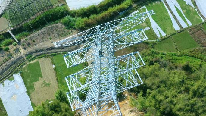 高压线电力电网铁塔建设过程