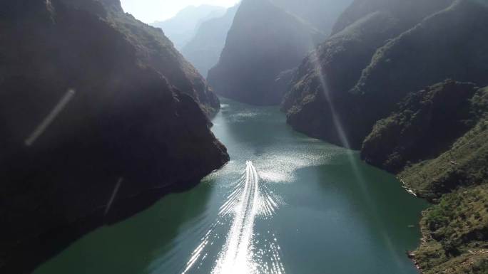 高山峡谷河流4K航拍