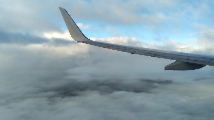 飞机窗外的云02