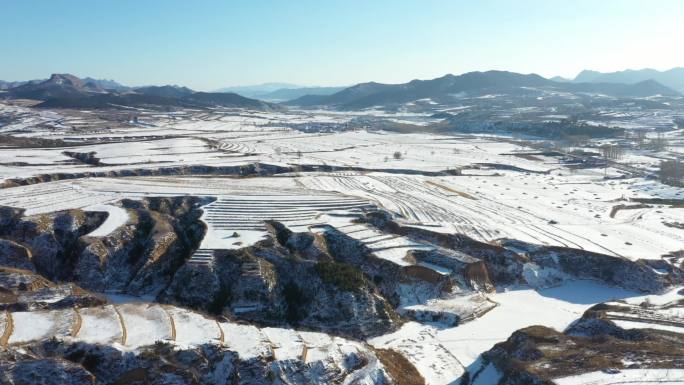 航拍中国北方雪景，梯田景色，美好山河