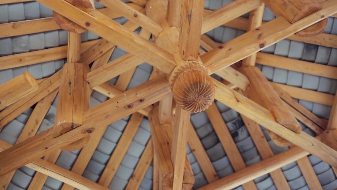 贵州苗族村寨旅游苗族织布木结构灰瓦屋顶