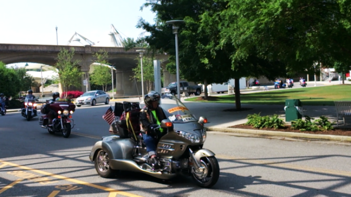 哈雷摩托车队美国自驾车拍公路风光