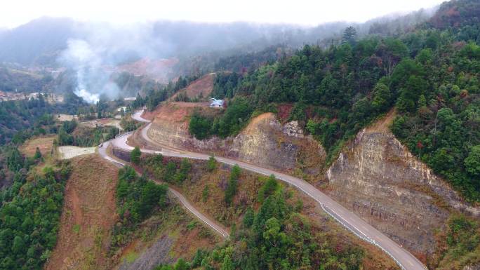 4K航拍贵州山路公路