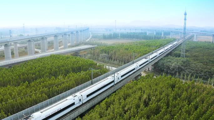 4K航拍原创京沪高铁和谐号运行高铁线路