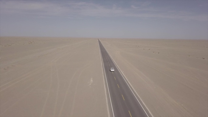 戈壁滩沙漠开车航拍4K