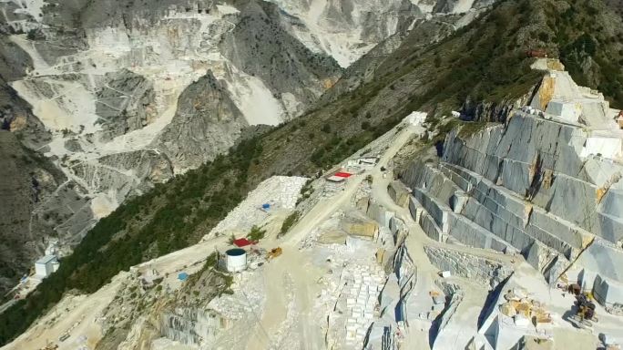 航拍矿山天然大理石原石瓷砖陶瓷采矿