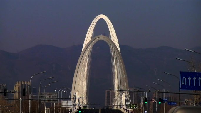 北京新首钢大桥黄昏景色