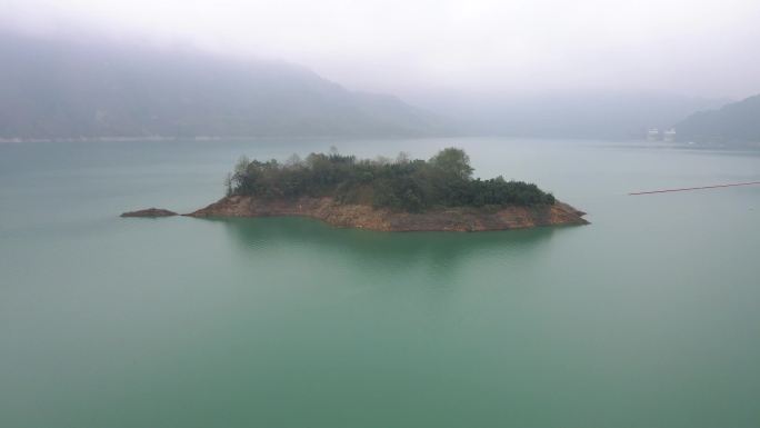 紫坪铺高速大桥及湖心小岛4K航拍