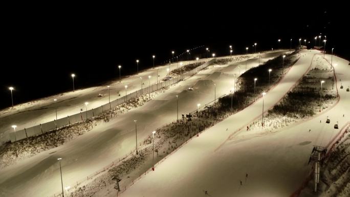 滑雪场夜场4K航拍