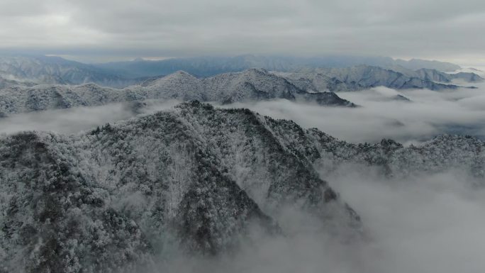 航拍秦岭雪景