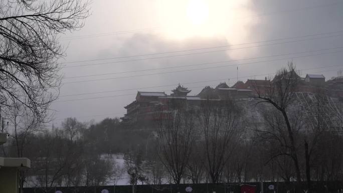 北方青海西宁公园雪天