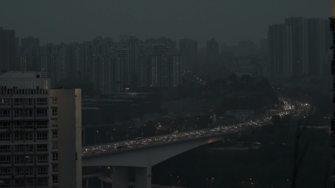 重庆嘉华大桥夜晚车流灯光闪烁大桥夜景车流