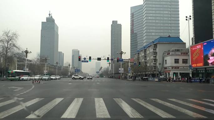 行车行驶马路行车记录仪城市