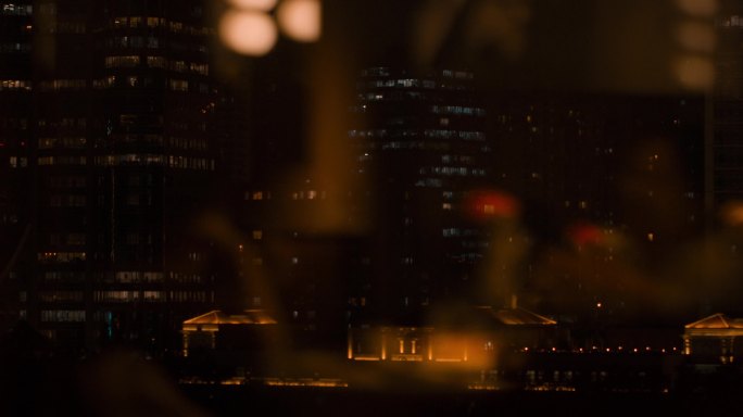 餐厅窗外的夜景