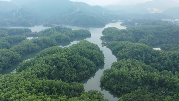 4k航拍坪山赤澳水库近景后拉环绕