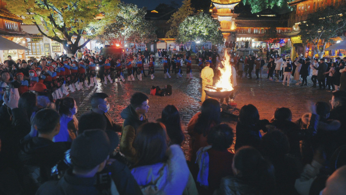 云南丽江古城夜景闲逛民族蹦野迪4