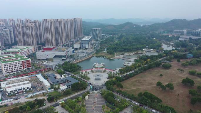 4k航拍坪山中心公园高空大景