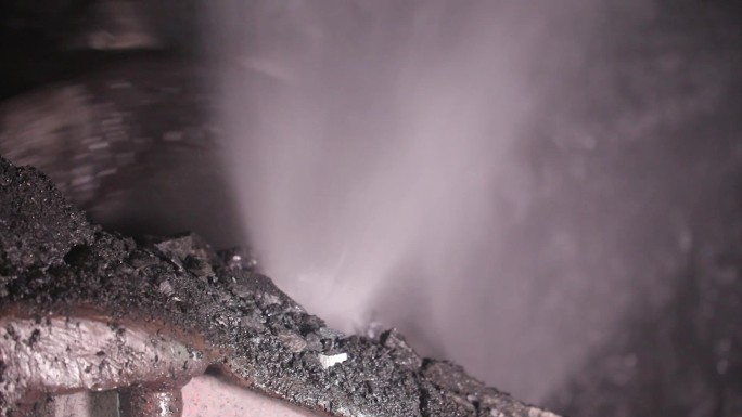 煤矿井下采煤机采煤工作面