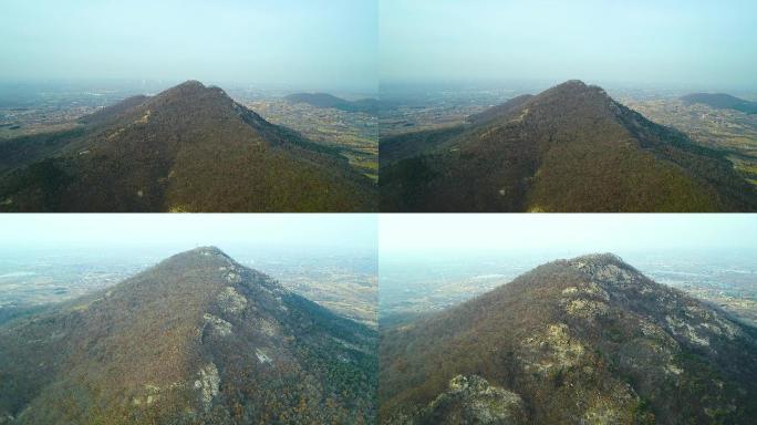 冬季的大山山石峭壁山林