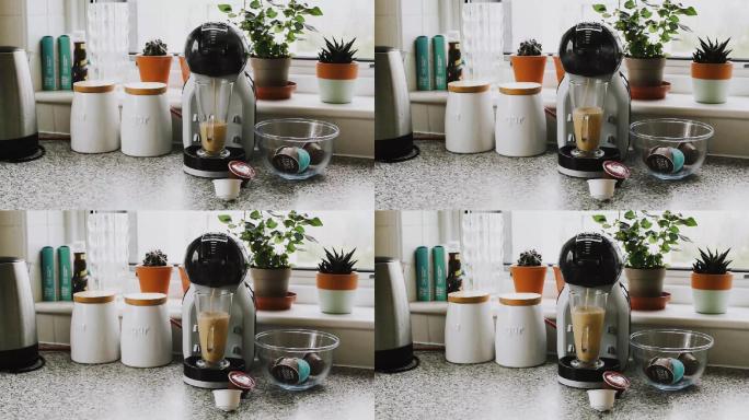 咖啡机在厨房里运作的咖啡机冲咖啡