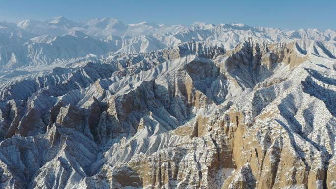 航拍甘肃张掖祁连山雪峰