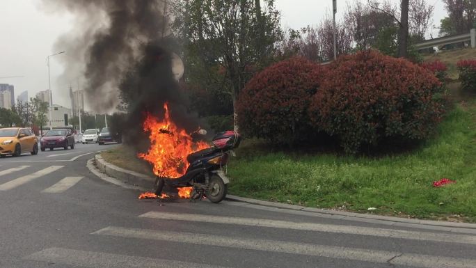 电动自行车自燃