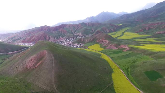 青海旅游胜地卓尔山