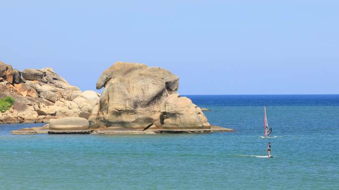 4K三亚美丽景色海边海边旅游帆船冲浪