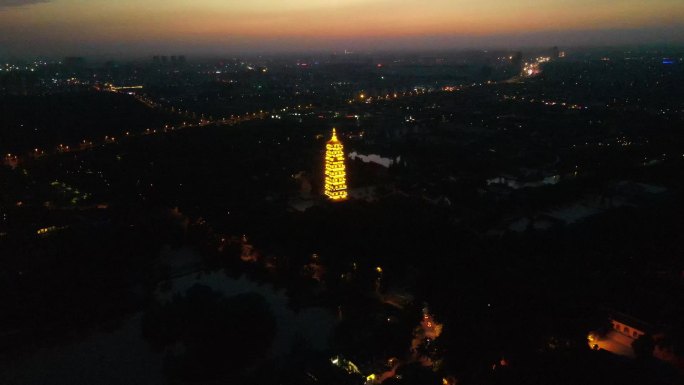 扬州瘦西湖大明寺塔夜景航拍