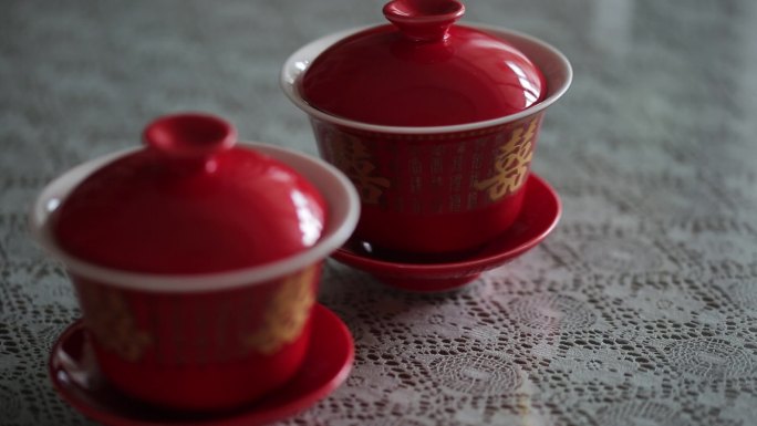 红色茶杯茶碗敬茶