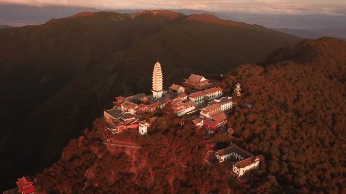 大理宾川鸡足山黄昏夕阳