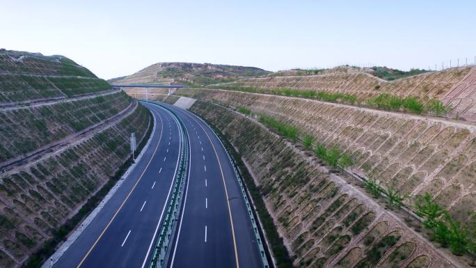 高速公路高速公路护坡航拍黄土高原