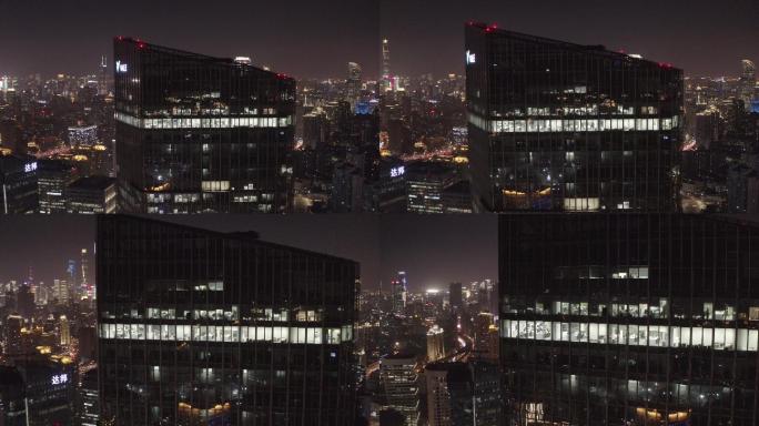 4K原素材-航拍上海夜晚写字楼加班的白领