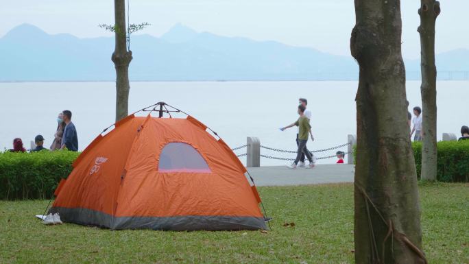 【原创】海边草地的帐篷