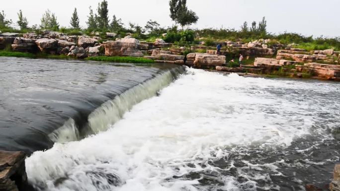 枣庄庄里水库大水量视频