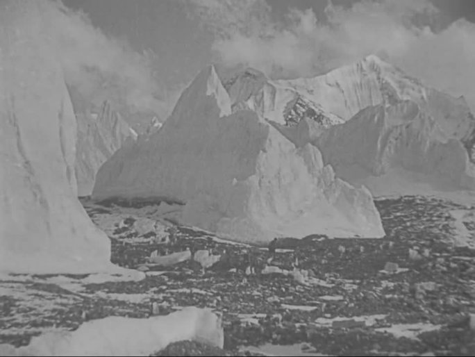 20年代攀登珠穆朗玛峰登山队