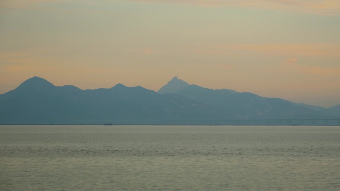 【原创】海上大桥的摇镜头