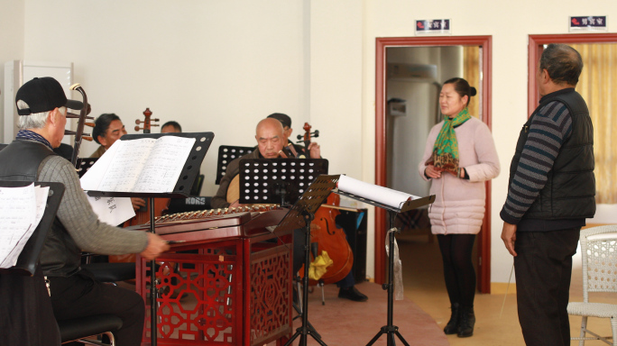 4k老年艺术团表演合唱退休中心演奏弹琴