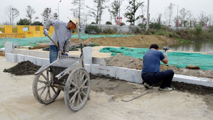 道路施工路政工程道路照明工程挖土机