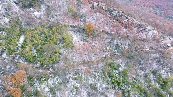 4K航拍南京紫金山雪景道路