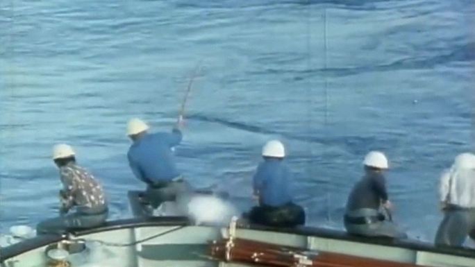 70年代渔船船只轮船海面深海